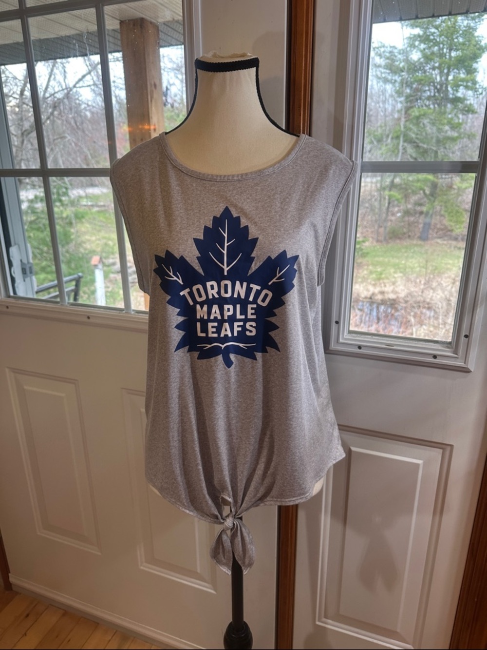 NWOT NHL Toronto Maple Leafs Gray Sleeveless Knot-Front Tank